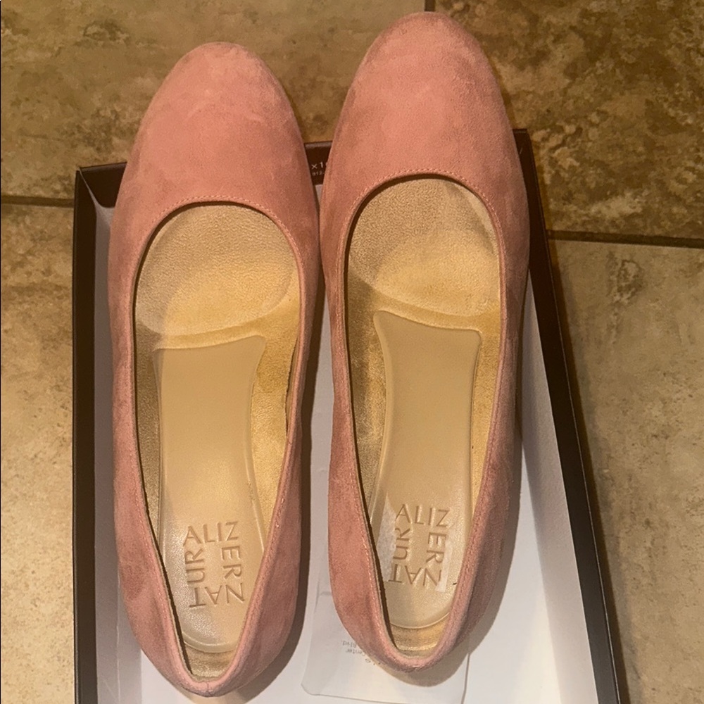 Naturalizer Women's Pink Suede Michelle Peony Pink 9W with 3 inch heel!